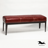 Banqueta cuero Caoba, medidas 120 x 40 x 45 cms. Estructura perfil hierro negro.