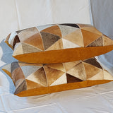 Cojín Almohadón 100% Cuero, Patchwork Triángulos Marrones y Grises, medida 40 x 60 cms.