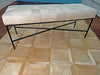 Banqueta Piel Gris Claro, Estructura hierro X. Medidas 120 x 40 x 45 cms.